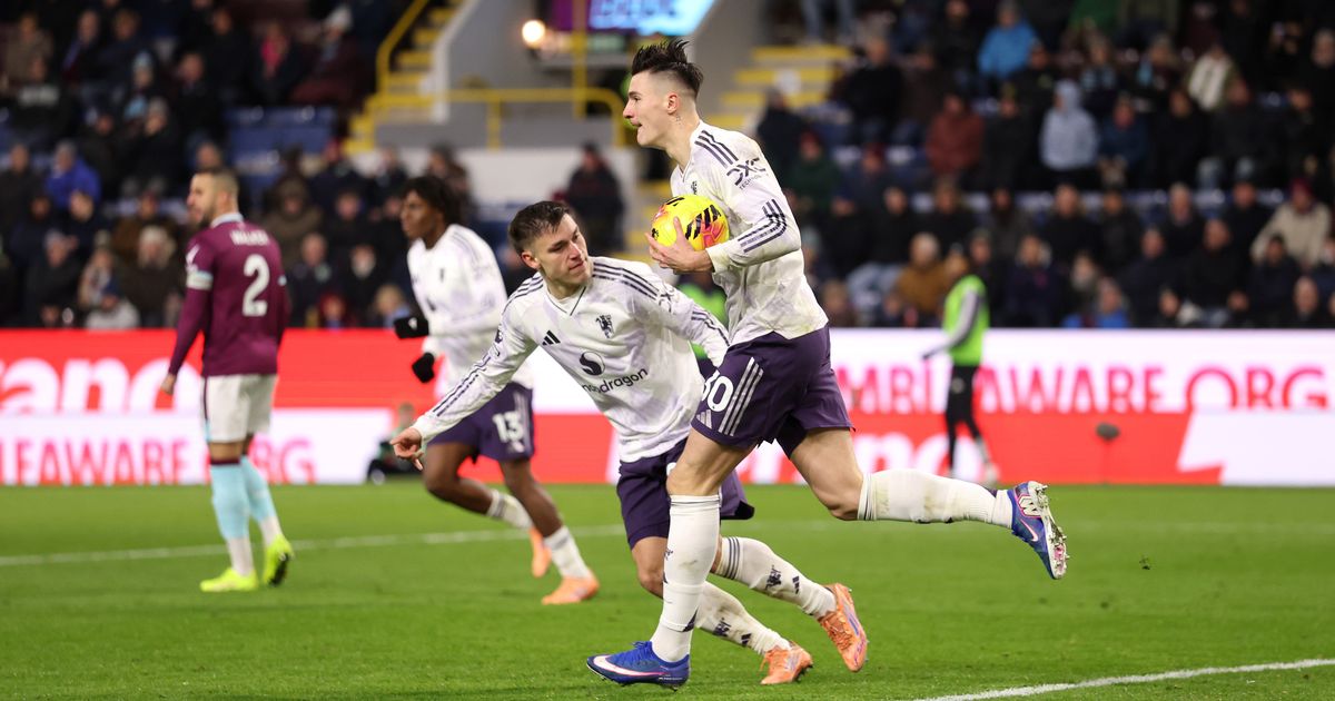 ผลบอล เบิร์นลีย์ แมนยู เชชโก้ยิงสองประตูให้แมนยู