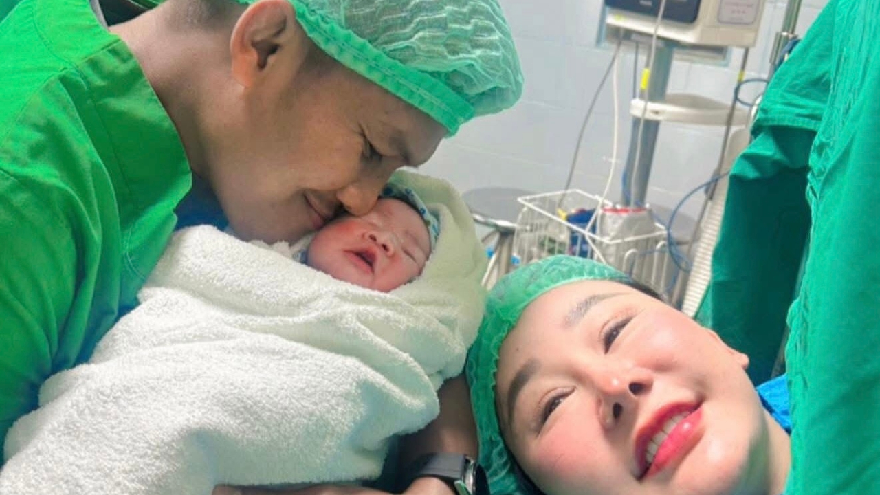 บัวขาวและน้องจอมพล ครอบครัวอบอุ่น